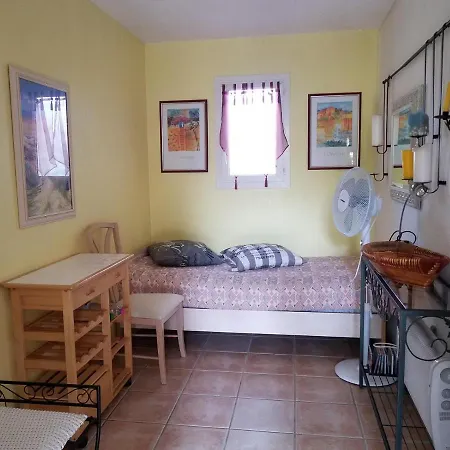 Villa Ce 11 / Pavillon Avec 3 Chambres Et Veranda *